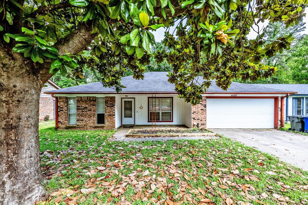 3028 Winding Way, Huntsville, TX 77340