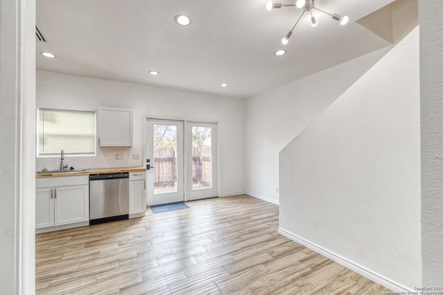 703 N 3rd St, Carrizo Springs, TX 78834