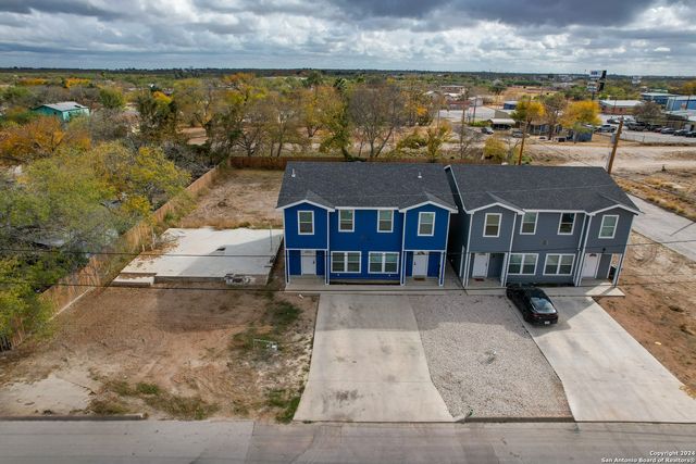 703 N 3rd St, Carrizo Springs, TX 78834