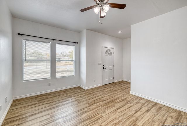 703 N 3rd St, Carrizo Springs, TX 78834