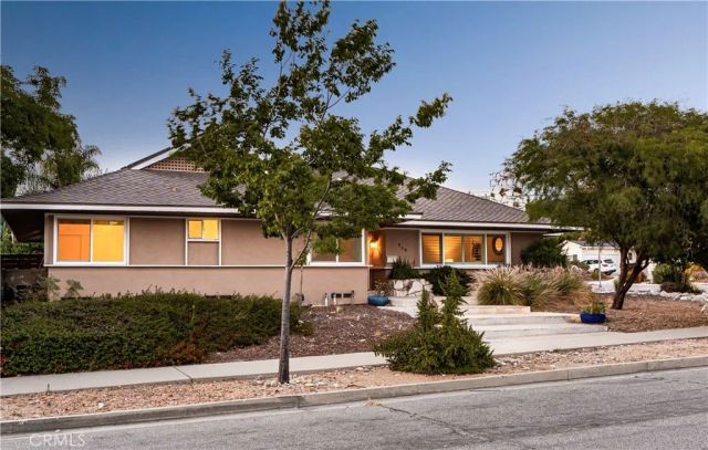909 Reed Drive, Claremont, CA 91711