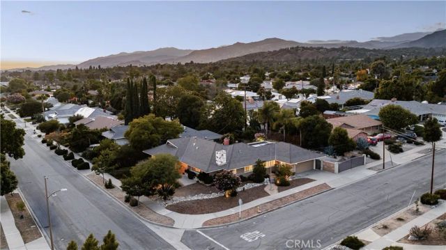 909 Reed Drive, Claremont, CA 91711
