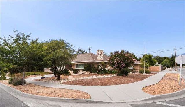 909 Reed Drive, Claremont, CA 91711