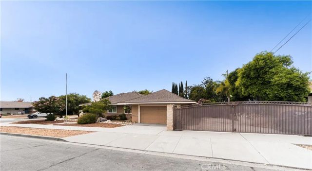 909 Reed Drive, Claremont, CA 91711