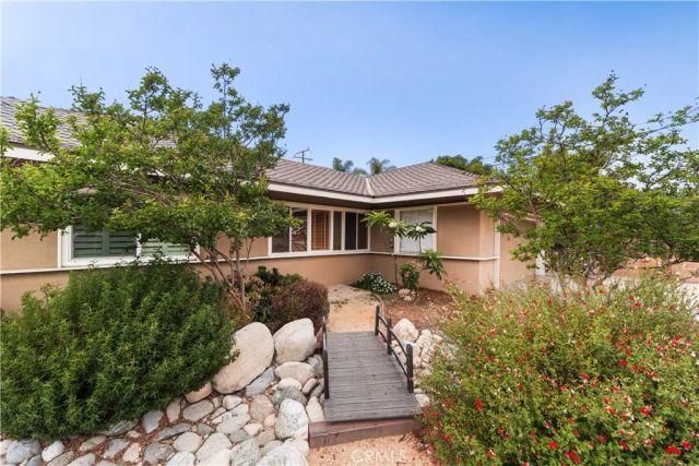909 Reed Drive, Claremont, CA 91711