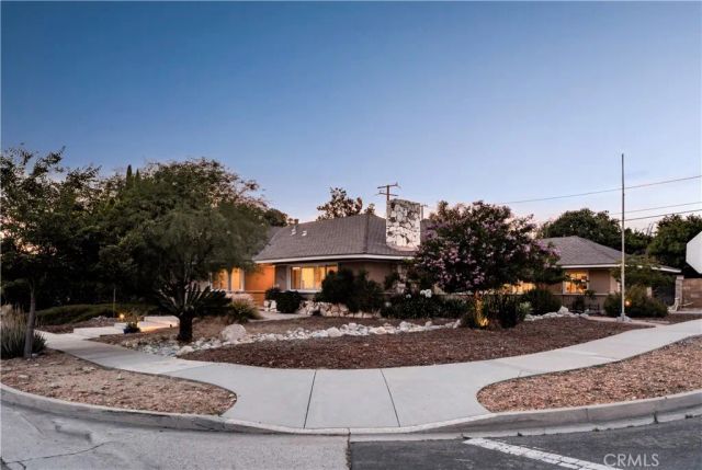 909 Reed Drive, Claremont, CA 91711