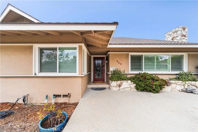 909 Reed Drive, Claremont, CA 91711