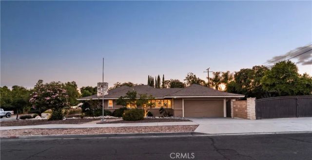 909 Reed Drive, Claremont, CA 91711