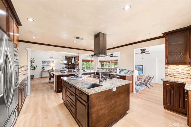 909 Reed Drive, Claremont, CA 91711
