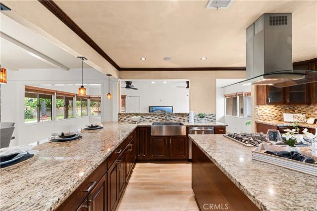909 Reed Drive, Claremont, CA 91711