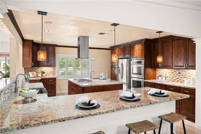909 Reed Drive, Claremont, CA 91711