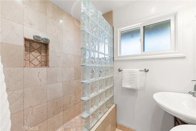 909 Reed Drive, Claremont, CA 91711