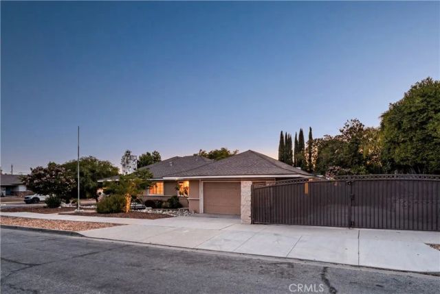 909 Reed Drive, Claremont, CA 91711