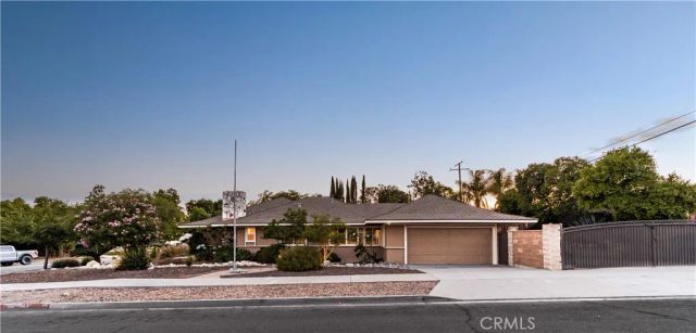 909 Reed Drive, Claremont, CA 91711