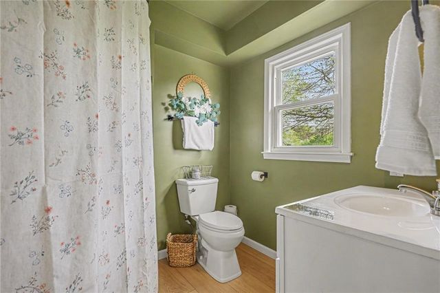 9901 Wayne Avenue, Kansas City, MO 64131