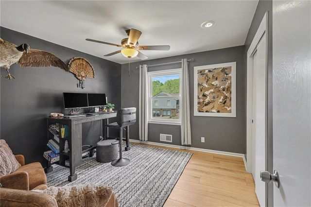 9901 Wayne Avenue, Kansas City, MO 64131