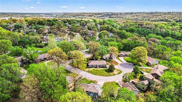 9901 Wayne Avenue, Kansas City, MO 64131