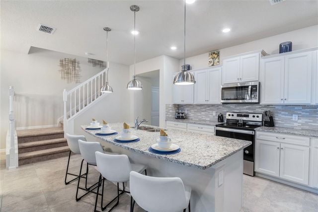 621 JASMINE LANE, Davenport, FL 33897