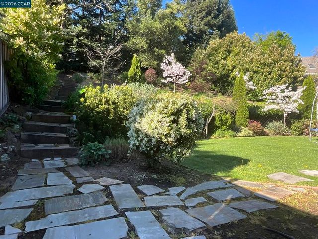 3327 Beechwood Dr, Lafayette, CA 94549