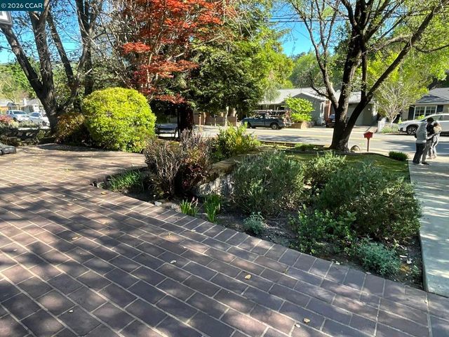 3327 Beechwood Dr, Lafayette, CA 94549