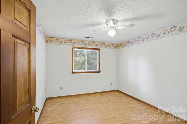 124 E Catawba Avenue, Mooresville, NC 28115