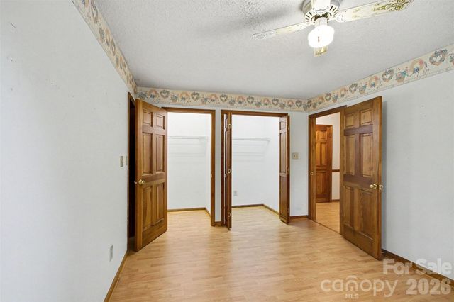 124 E Catawba Avenue, Mooresville, NC 28115