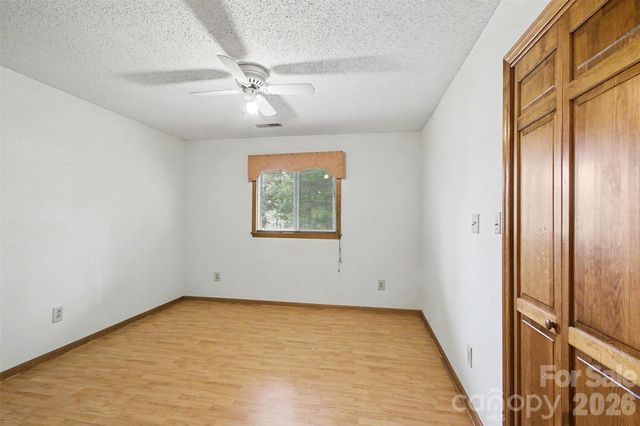 124 E Catawba Avenue, Mooresville, NC 28115