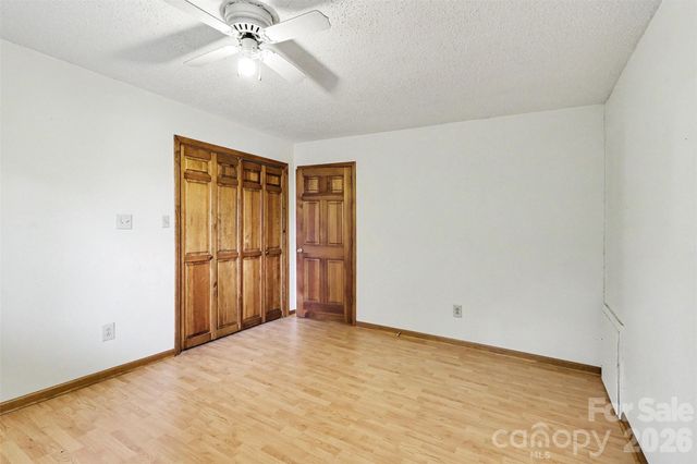 124 E Catawba Avenue, Mooresville, NC 28115