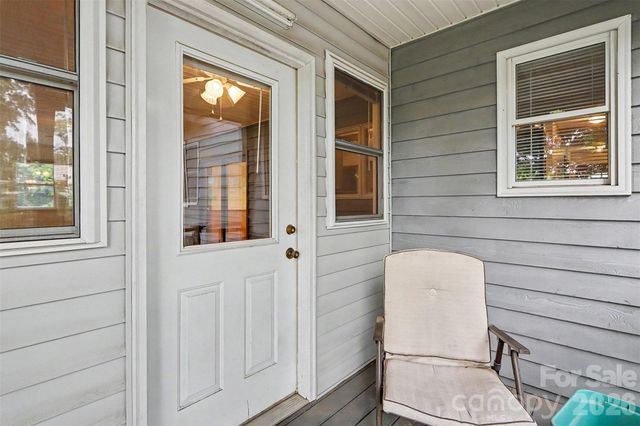 124 E Catawba Avenue, Mooresville, NC 28115