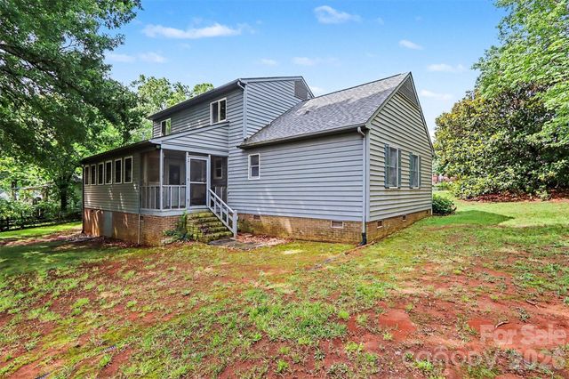 124 E Catawba Avenue, Mooresville, NC 28115