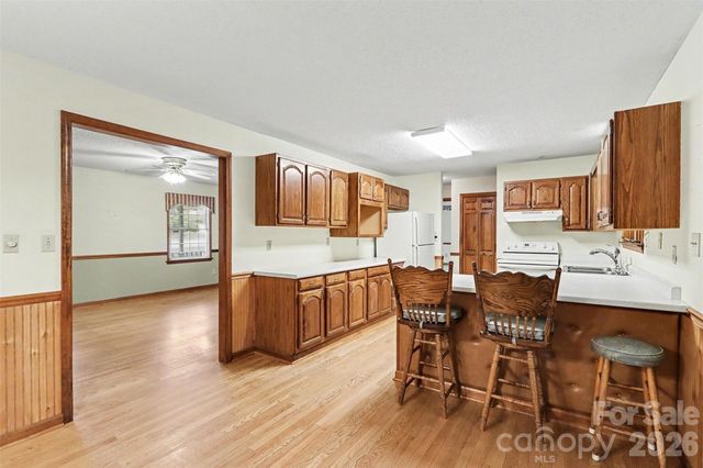 124 E Catawba Avenue, Mooresville, NC 28115