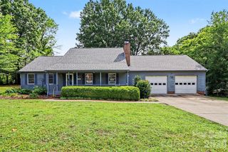 124 E Catawba Avenue, Mooresville, NC 28115