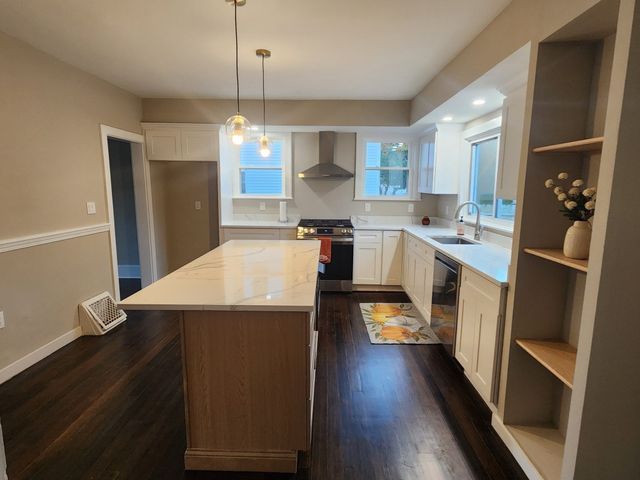 10 Arbutus Rd, Worcester, MA 01606