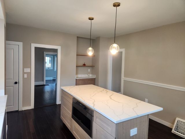 10 Arbutus Rd, Worcester, MA 01606