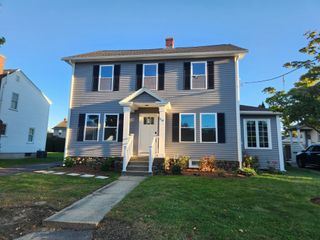 10 Arbutus Rd, Worcester, MA 01606