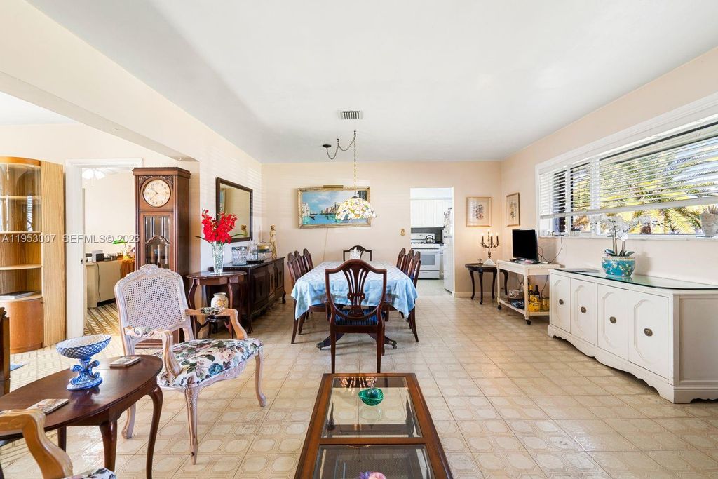 Image 16 of property listing at 5770 NW 111th St, Hialeah, FL 33012