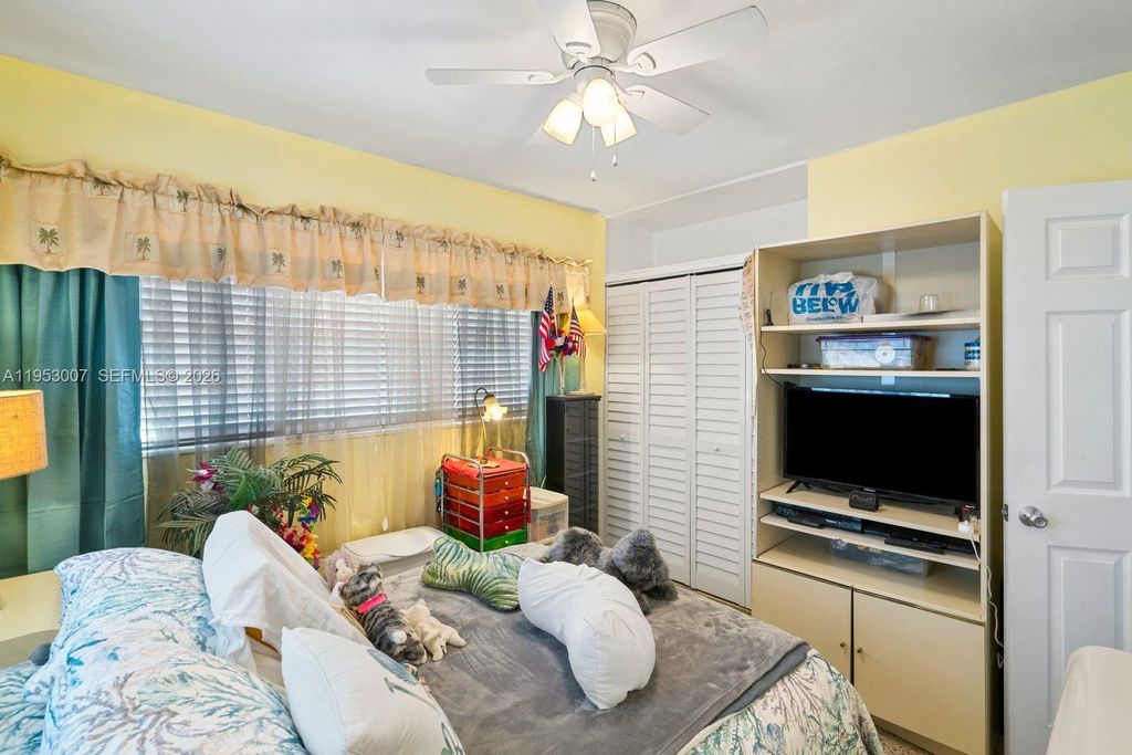 Image 27 of property listing at 5770 NW 111th St, Hialeah, FL 33012