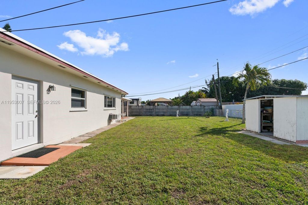 Image 8 of property listing at 5770 NW 111th St, Hialeah, FL 33012