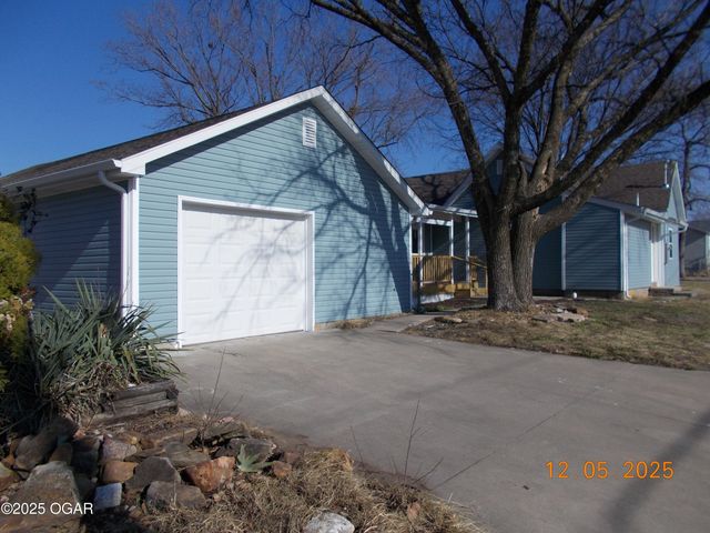 702 N Hall Street, Webb City, MO 64870