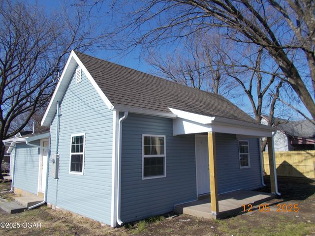 702 N Hall Street, Webb City, MO 64870