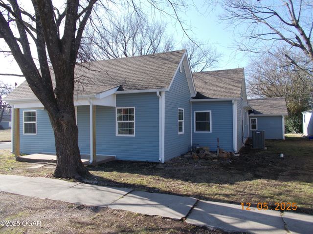 702 N Hall Street, Webb City, MO 64870