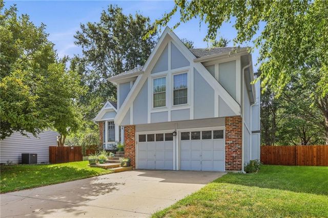 11930 S Hallet Street, Olathe, KS 66062