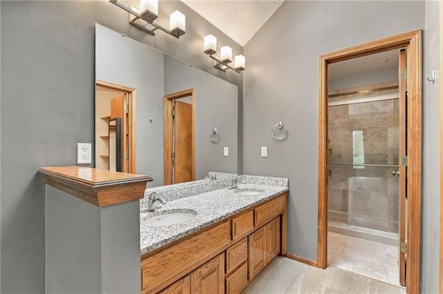 11930 S Hallet Street, Olathe, KS 66062
