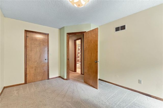 11930 S Hallet Street, Olathe, KS 66062