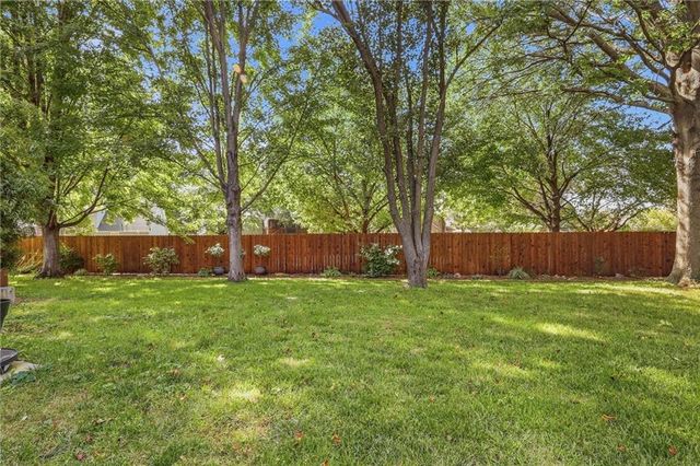 11930 S Hallet Street, Olathe, KS 66062