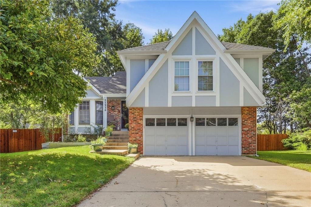 11930 S Hallet Street, Olathe, KS 66062
