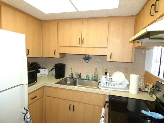 4324 TAHITIAN GARDENS CIRCLE A, Holiday, FL 34691