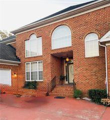 3187 S Stonebridge DR, Norfolk, VA 23504