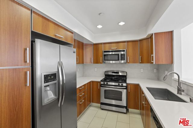 1518 Federal 408, Los Angeles, CA 90025
