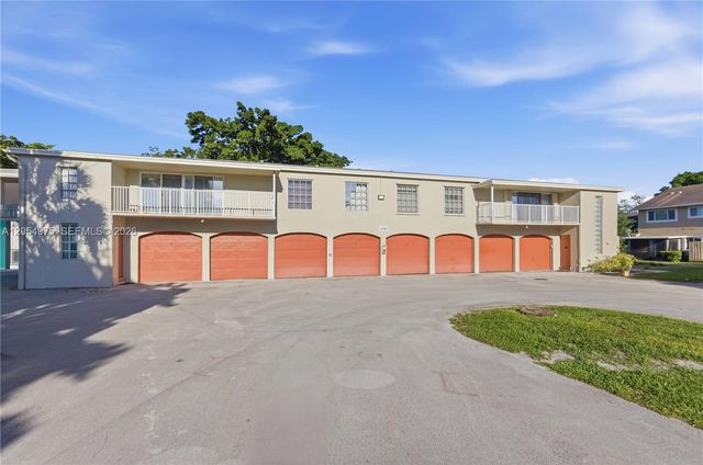5850 NW 57th Avenue 3, Tamarac, FL 33319